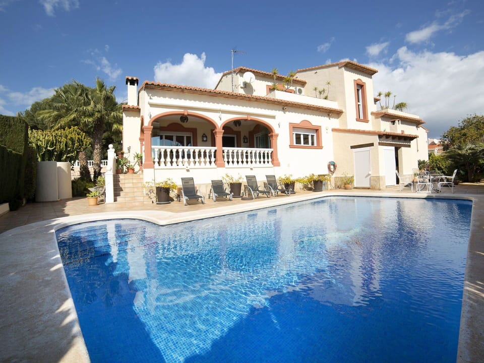 Property, Building, House, Home, Real Estate, Swimming Pool, Estate, Mansion, Villa, Sky
