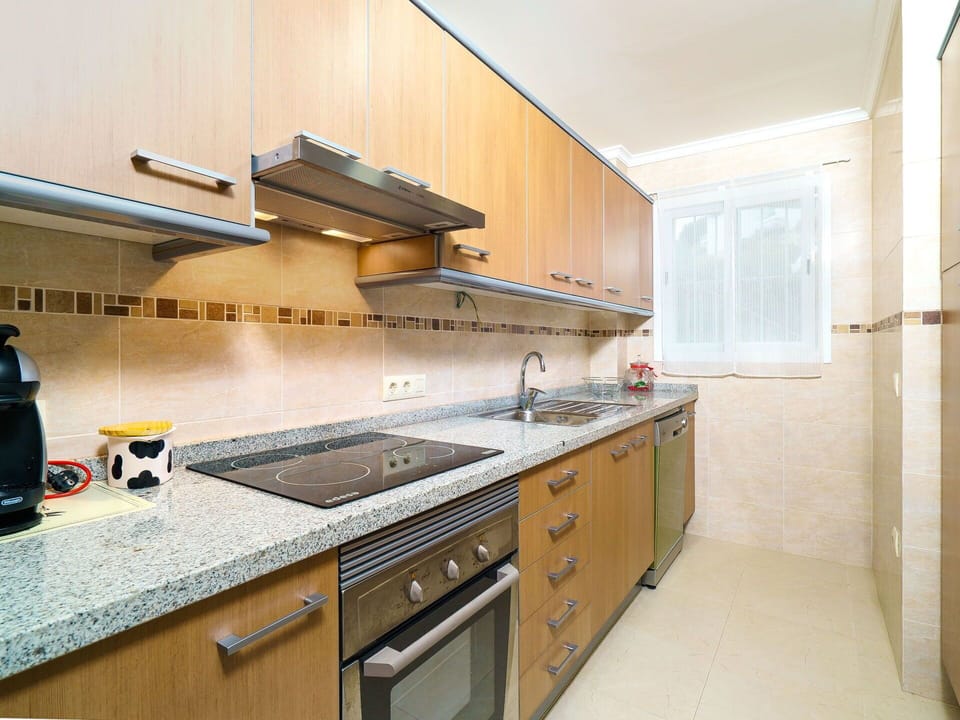 Property, Countertop, Room, Kitchen, Cabinetry, Furniture, Building, Real Estate, House, Interior Design