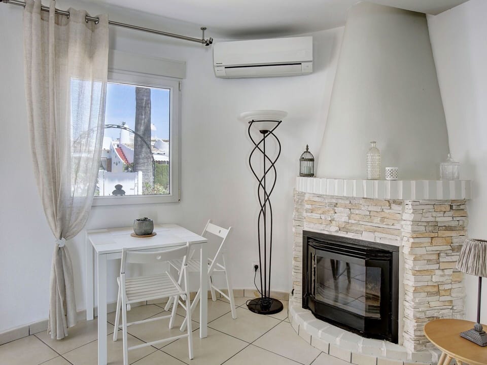 White, Room, Property, Furniture, Interior Design, Floor, House, Building, Table, Wall