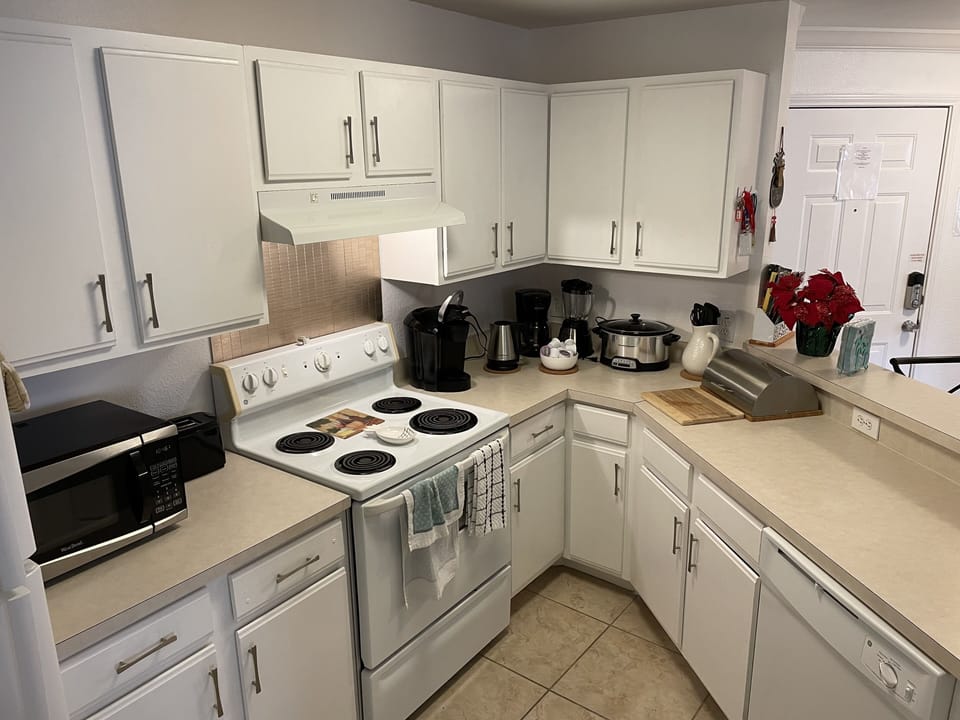 Fully equipped kitchen