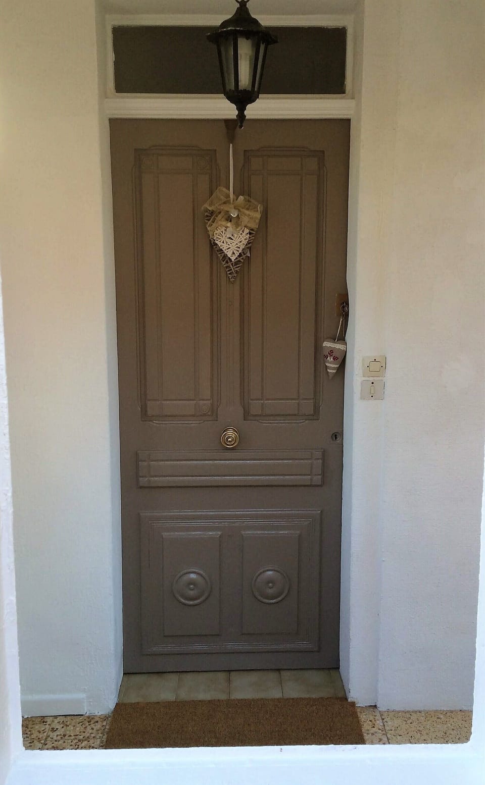 Welcome :)
Front Door 