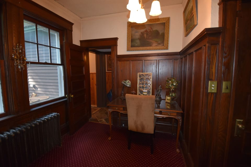 A first floor office space great for "work from home" days. Top of the line WIFI