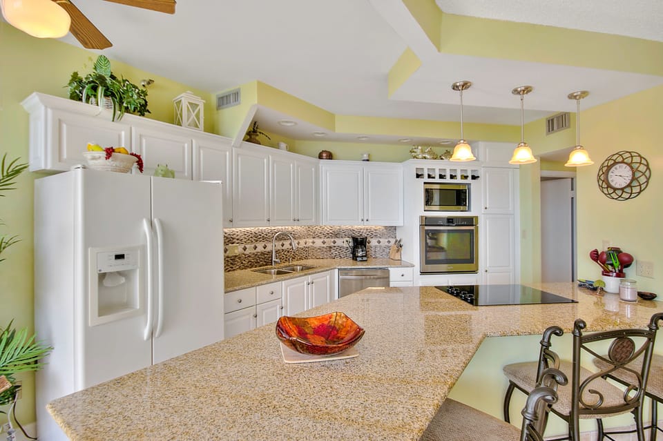 Another great view of the large kitchen
