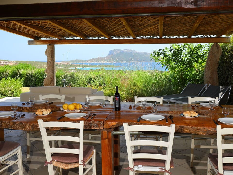 Property, Outdoor Table, Table, Furniture, Patio, Room, Real Estate, Restaurant, Building, House