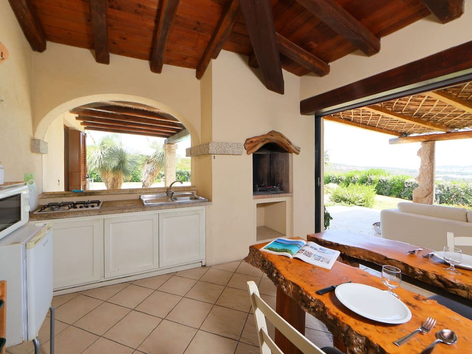 Property, Furniture, Kitchen Sink, Window, Table, Cabinetry, Sink, Wood, Building, Interior Design