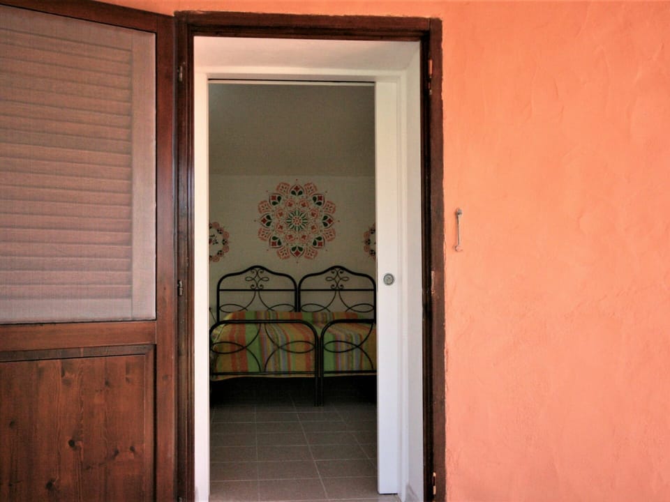 Building, Door, Wood, Door Handle, Home Door, Automotive Exterior, Floor, Tints And Shades