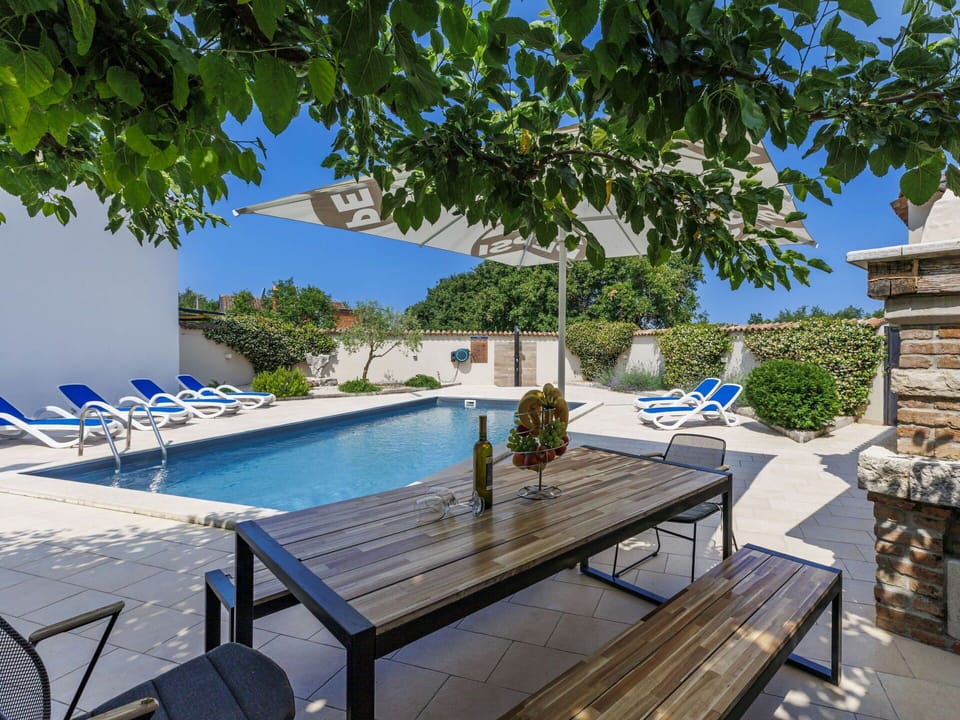 Outdoor Furniture, Furniture, Swimming Pool, Chair, Resort, Shade, Sunlounger, Umbrella, Flowerpot, Patio