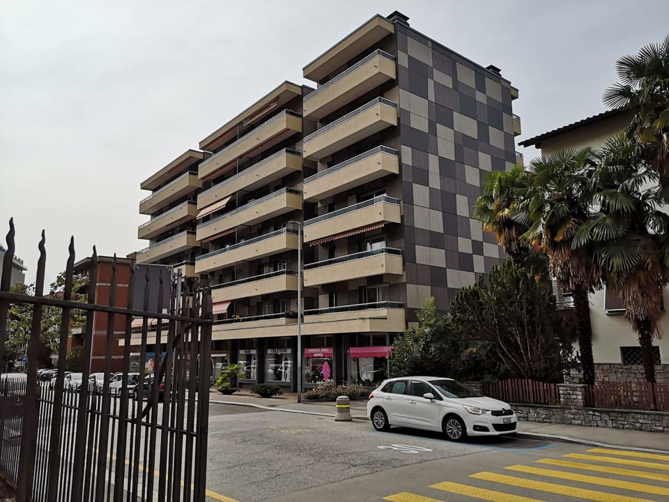 Building, Car, Property, Sky, Wheel, Vehicle, Architecture, Tower Block, Urban Design