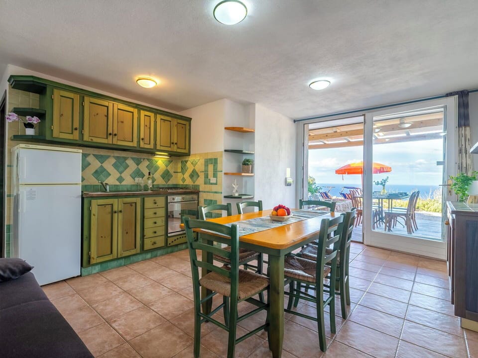 Furniture, Table, Chair, Kitchen & Dining Room Table, Apartment, Wood Stain, Dining Room, Coffee Table, Kitchen, Hardwood
