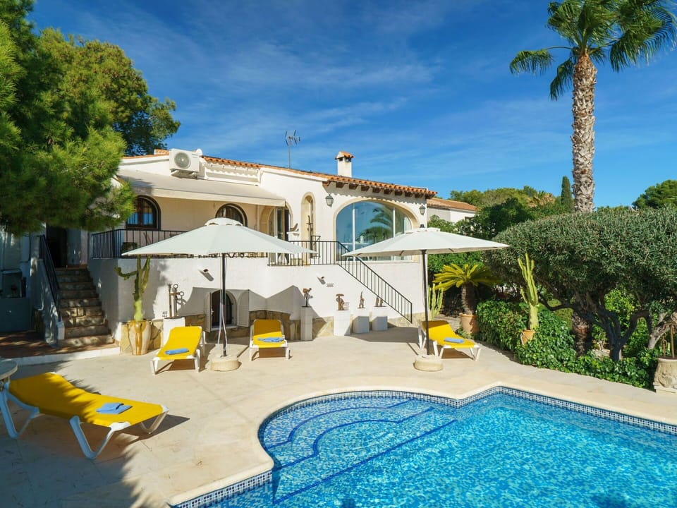 Property, Building, House, Real Estate, Home, Swimming Pool, Villa, Estate, Vacation, Mansion