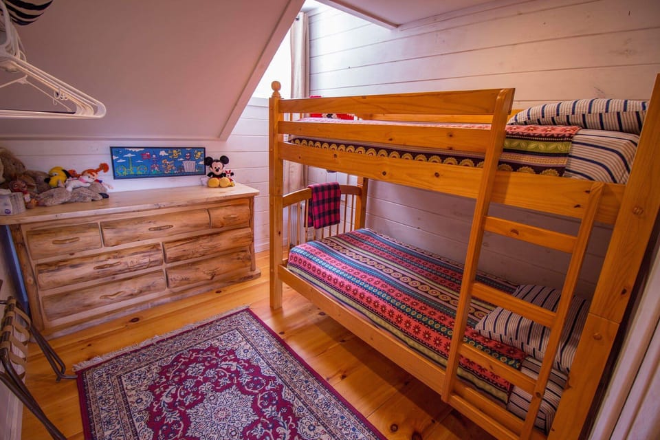Kids bedroom, 2 twin beds