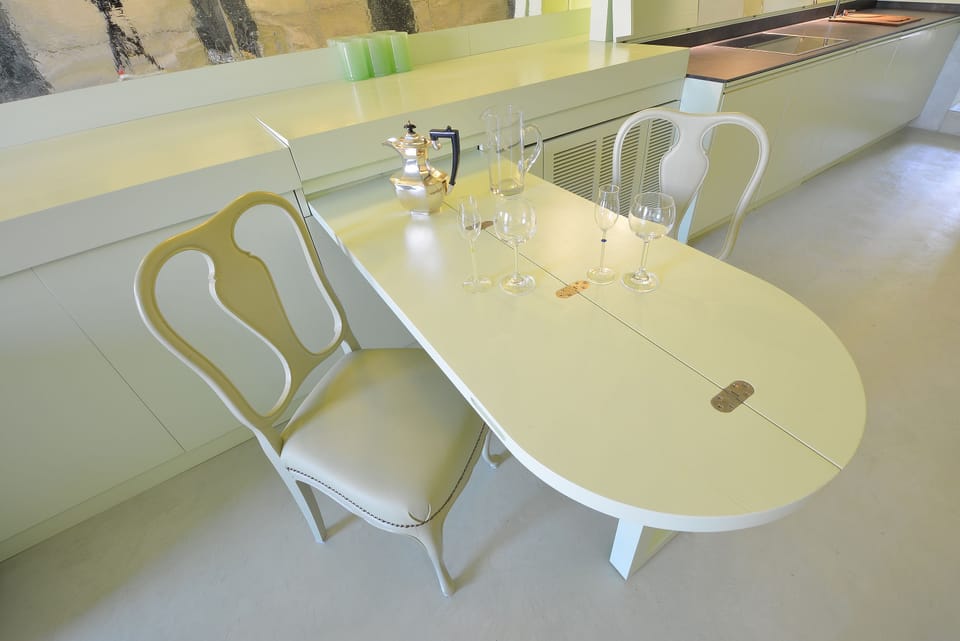 pull out table - design component