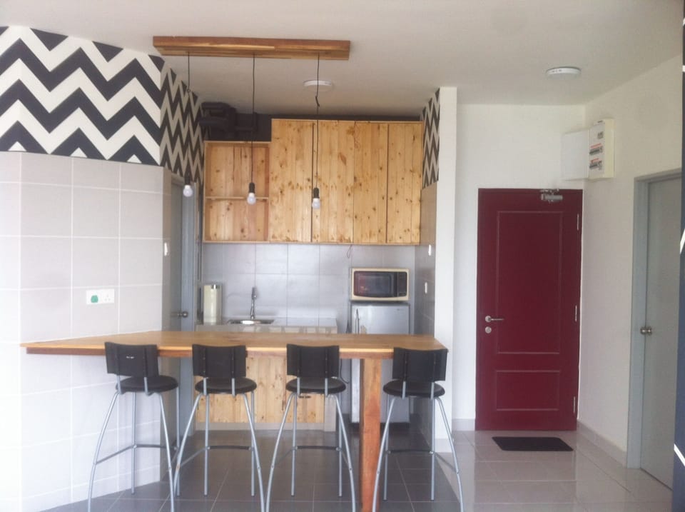 Family Condo, Multiple Beds, Non Smoking | In-room dining