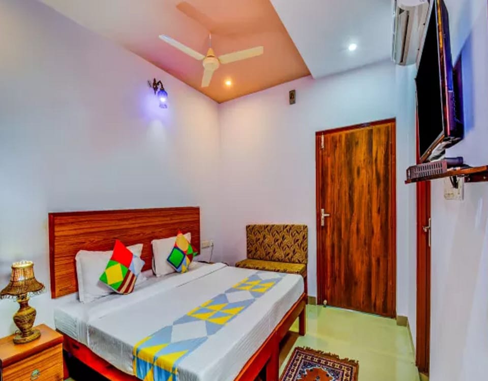 Deluxe Twin Room, 1 Double Bed, Non Smoking | In-room dining