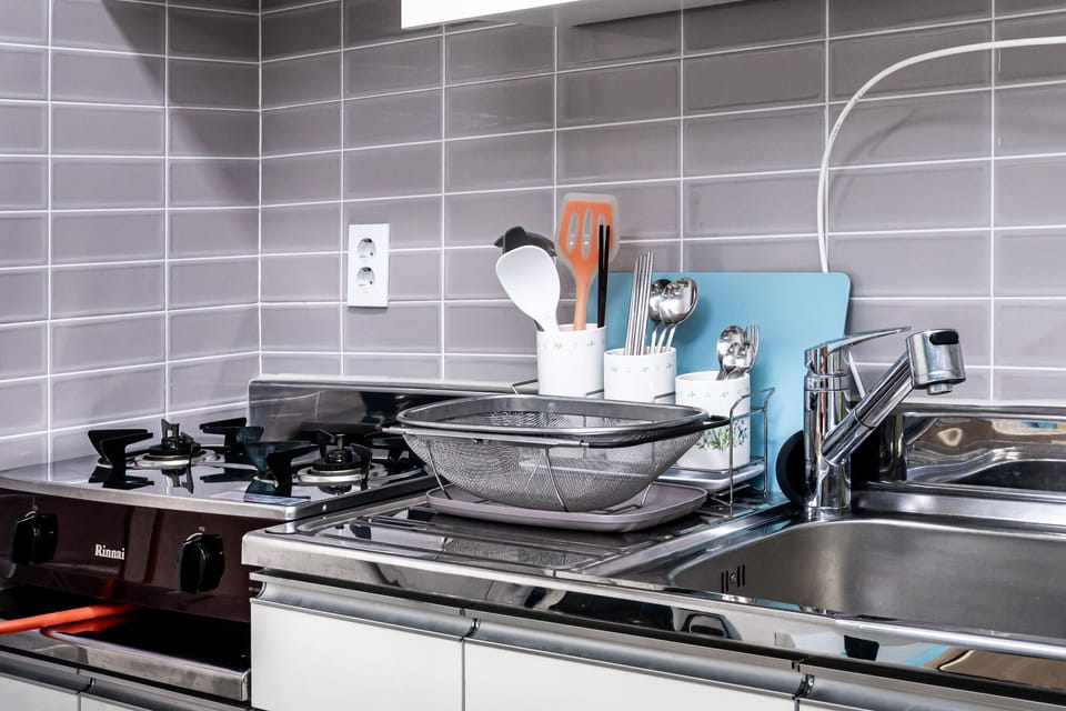 Full-size fridge, microwave, stovetop, electric kettle