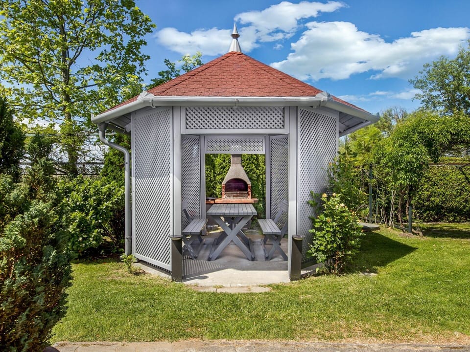 Plant, Cloud, Sky, Shade, Tree, Grass, Gazebo, Facade, Outdoor Structure, Building