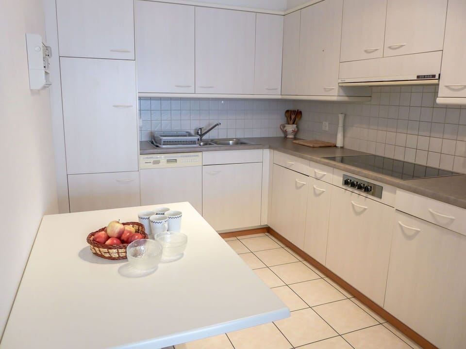 Kitchen, Property, Room, Countertop, Cabinetry, Tile, Furniture, Interior Design, Floor, House