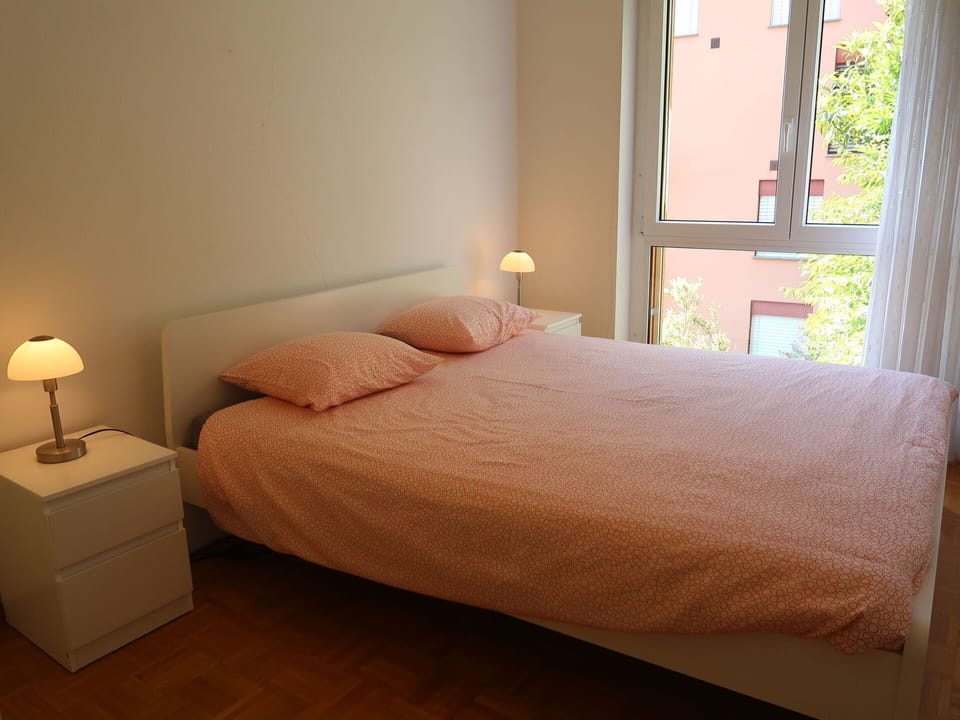 Furniture, Property, Comfort, Wood, Building, Shade, Lighting, Interior Design, Floor, Lamp
