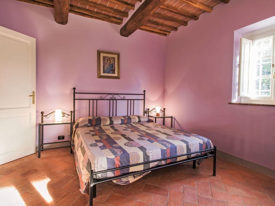 Bedroom, Bed, Furniture, Interior Design, Flooring, Floor, Bedding, Bed Sheet, Bed Frame, Linens