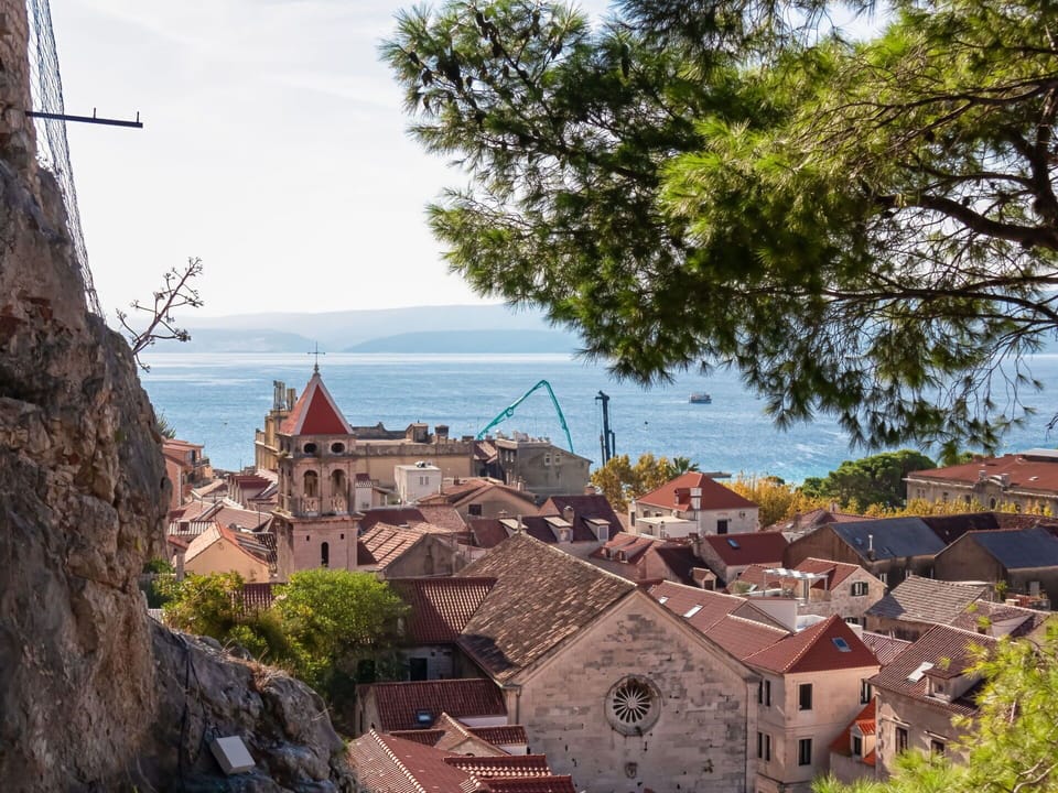 House, Human Settlement, Village, Coast, Spire, Mountain Village, Resort Town, Vacation