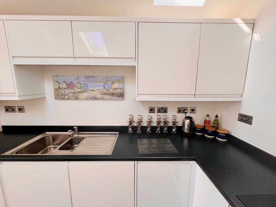 Executive Apartment, Ensuite, Sea View | Shared kitchen