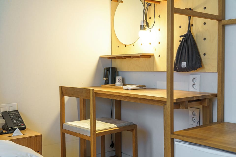 Deluxe Double Room | Desk, soundproofing, WiFi (free), bed sheets