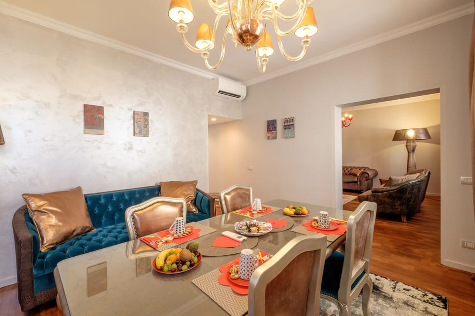 Luxury Apartment | In-room dining