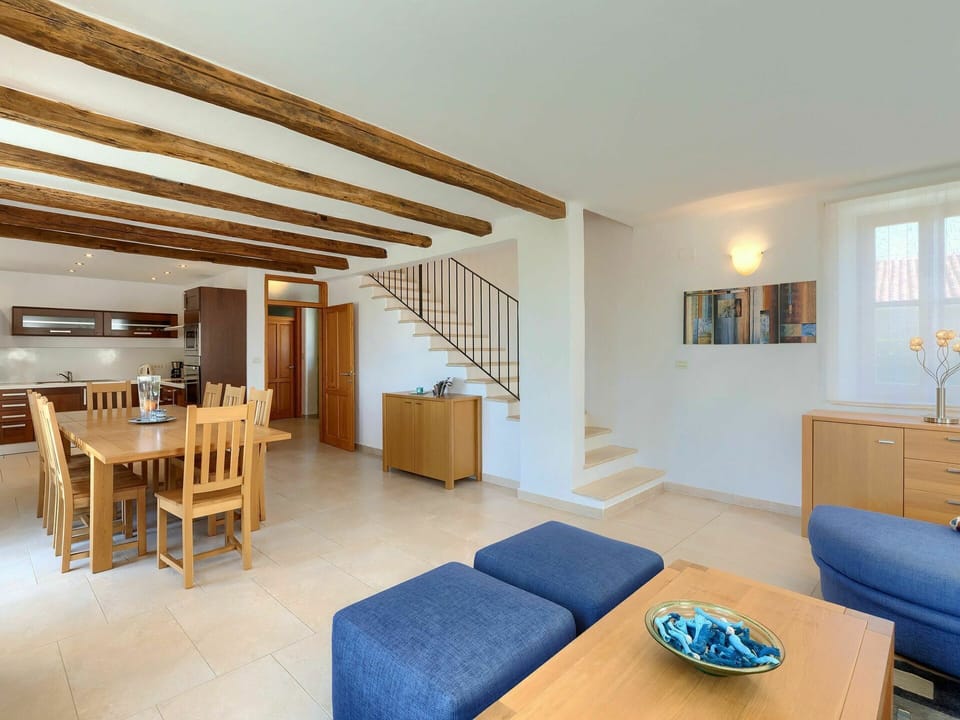 Furniture, Table, Property, Comfort, Wood, Window, Living Room, Houseplant, Interior Design, Couch