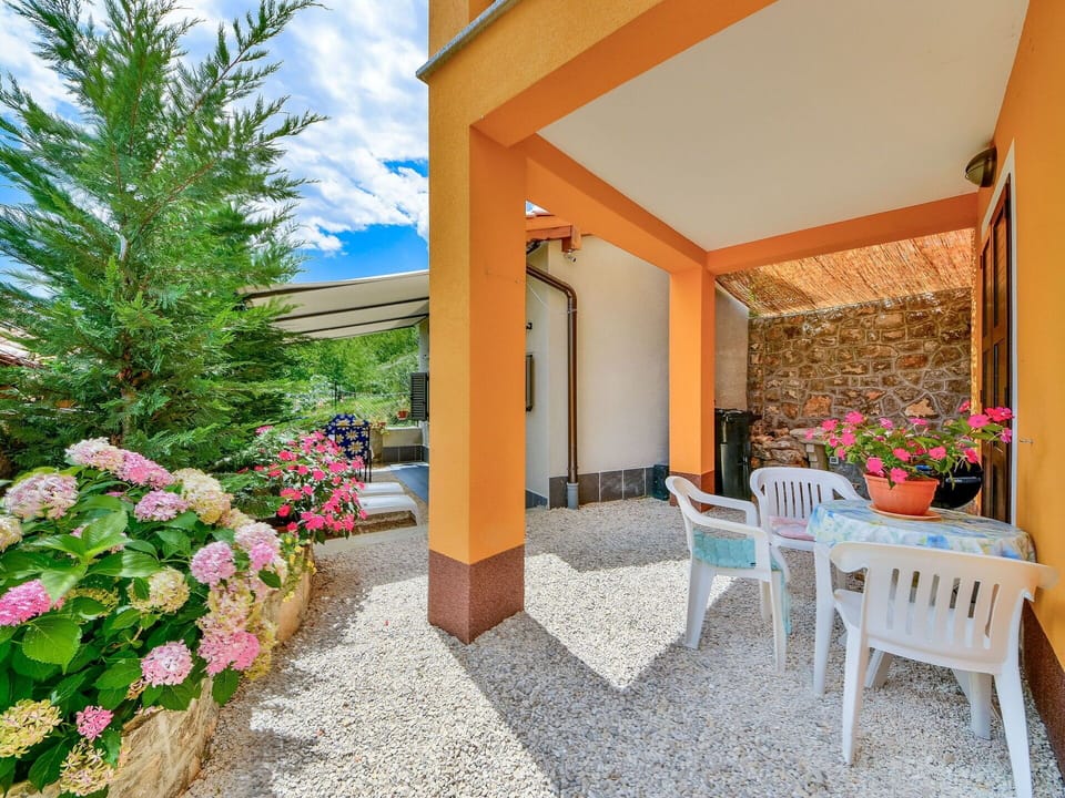 Garden, Houseplant, Flowerpot, Landscaping, Yard, Courtyard, Eco Hotel, Villa, Backyard, Hacienda