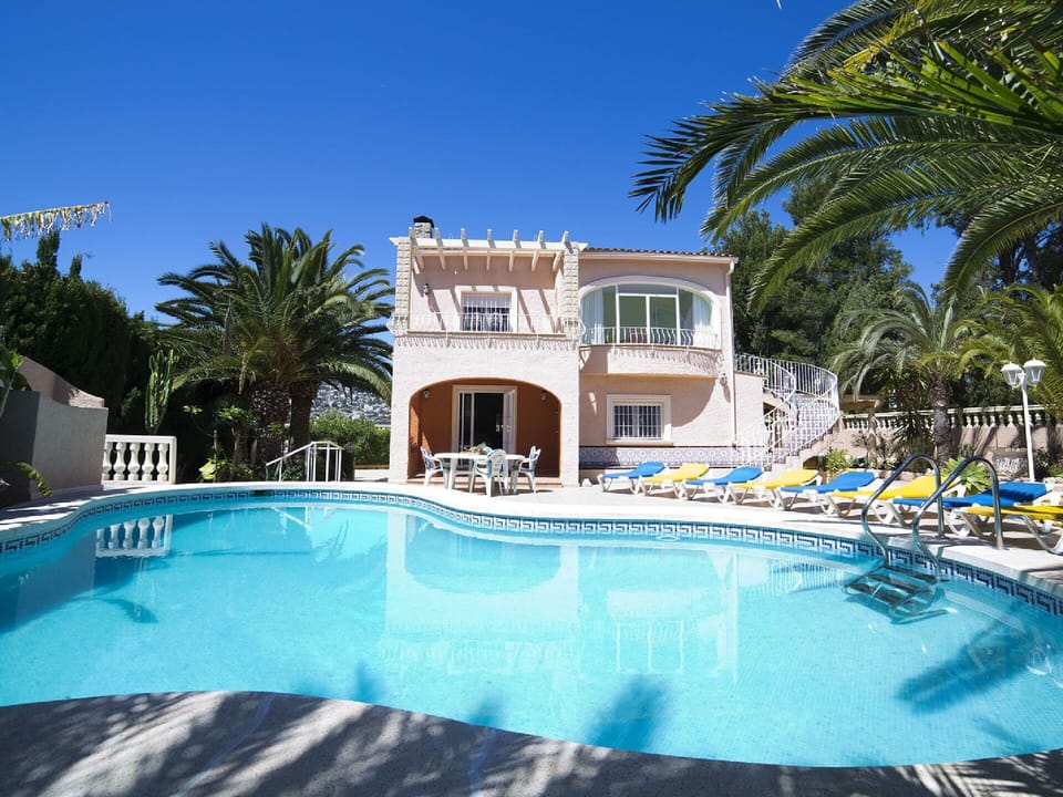 Swimming Pool, Property, Resort, Building, Vacation, Real Estate, House, Water, Estate, Palm Tree