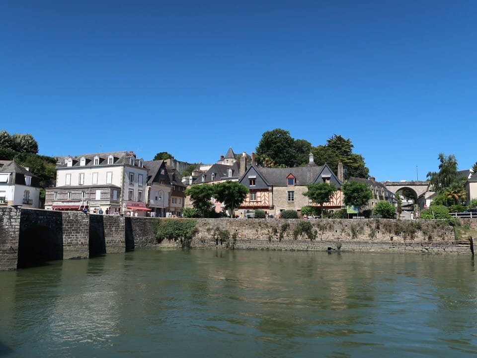 Water, Sky, Building, Window, Lake, House, Tree, City, Urban Design, Bridge
