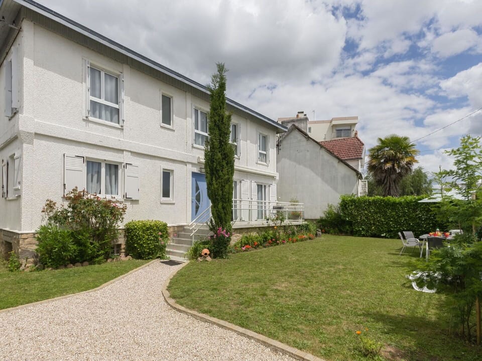 Property, House, Home, Residential Area, Building, Real Estate, Estate, Neighbourhood, Cottage, Architecture