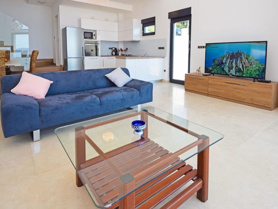 Furniture, Room, Property, Living Room, Interior Design, Product, Floor, Table, Coffee Table, Bedroom