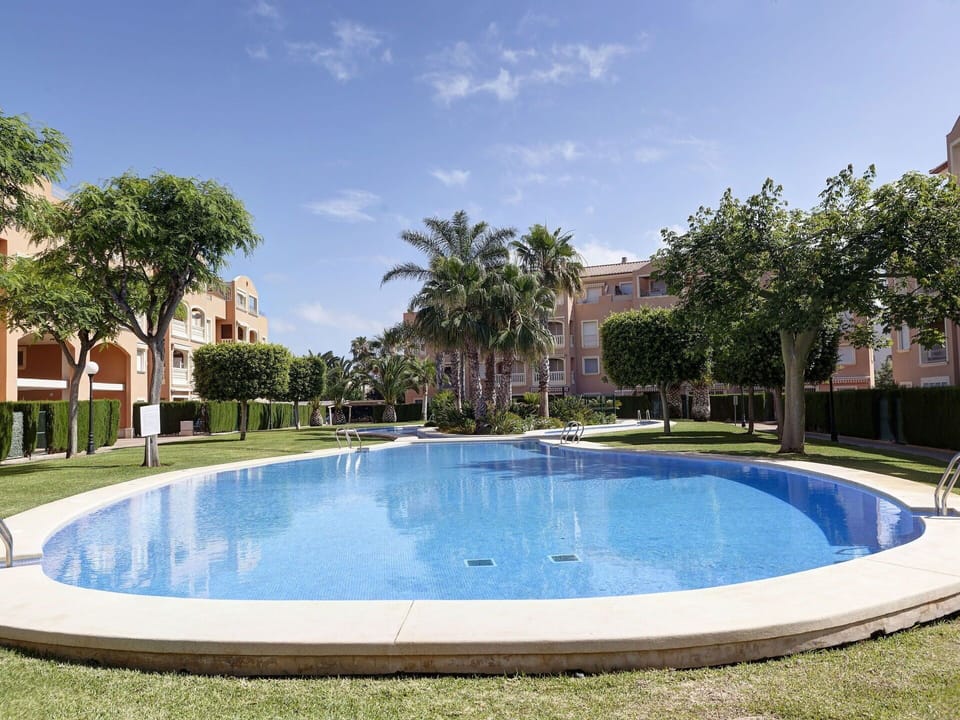 Swimming Pool, Property, Residential Area, Resort, Real Estate, Building, Estate, Vacation, Leisure, Water