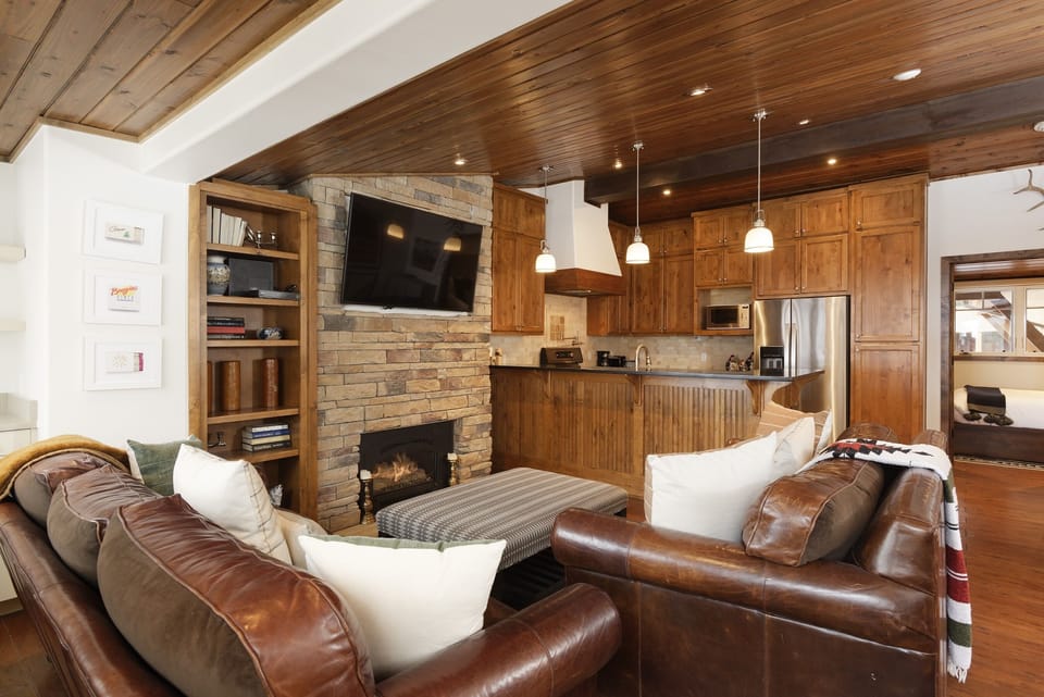 Townhome, 3 Bedrooms | Living area