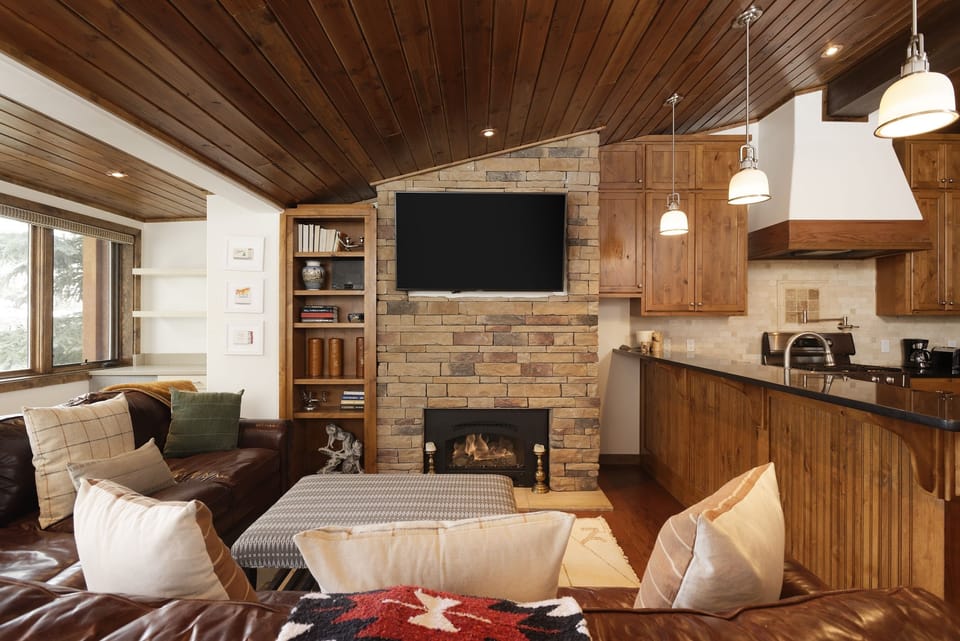 Townhome, 3 Bedrooms | Living area