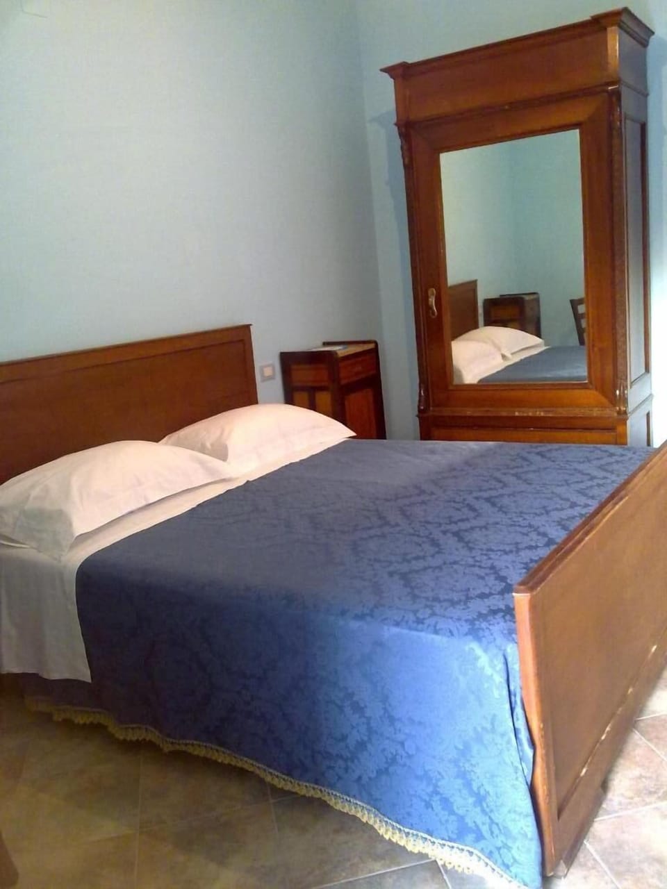 1 bedroom, soundproofing, free cribs/infant beds, free WiFi