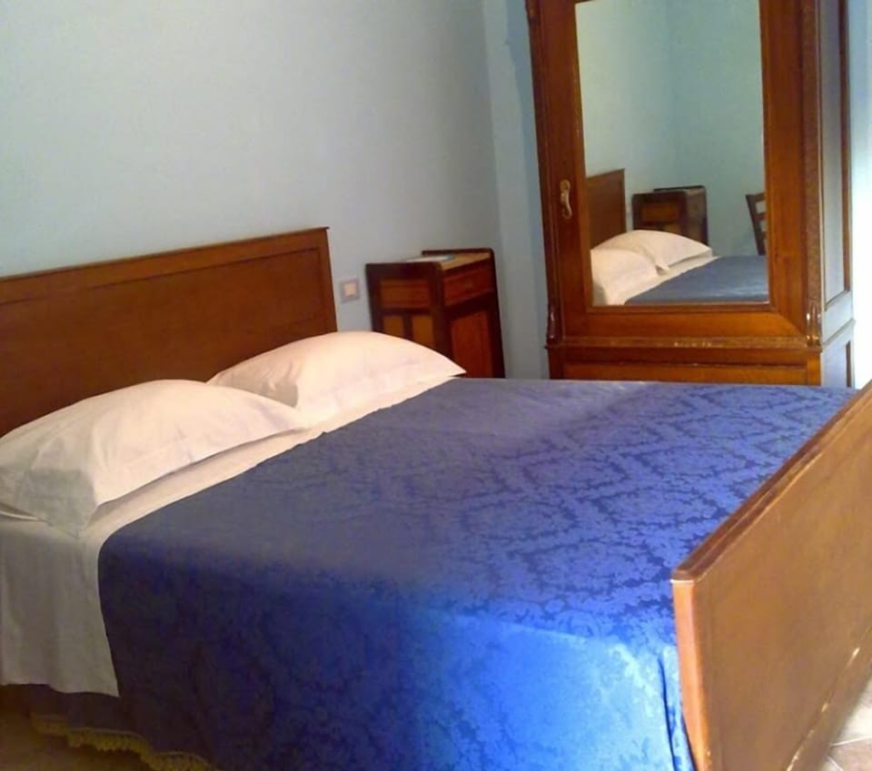 Deluxe Double or Twin Room | 1 bedroom, soundproofing, free cribs/infant beds, free WiFi