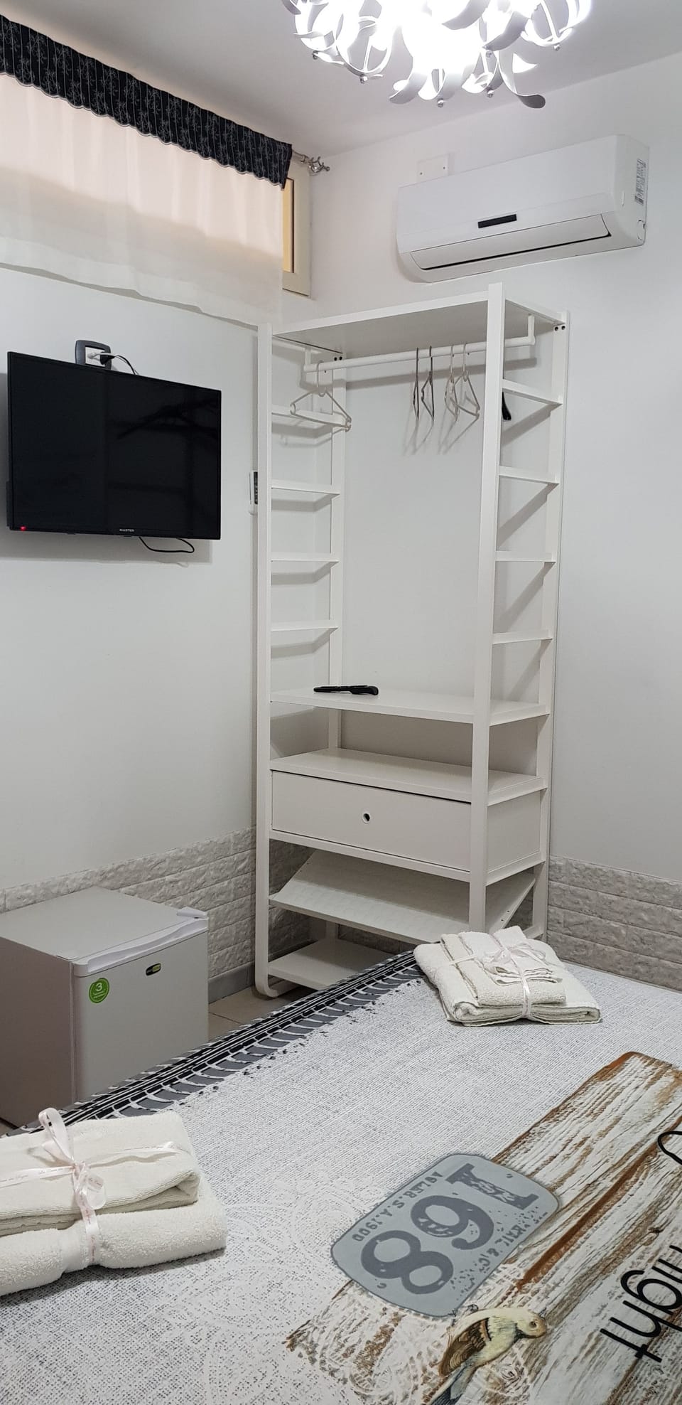 1 bedroom, premium bedding, minibar, free WiFi