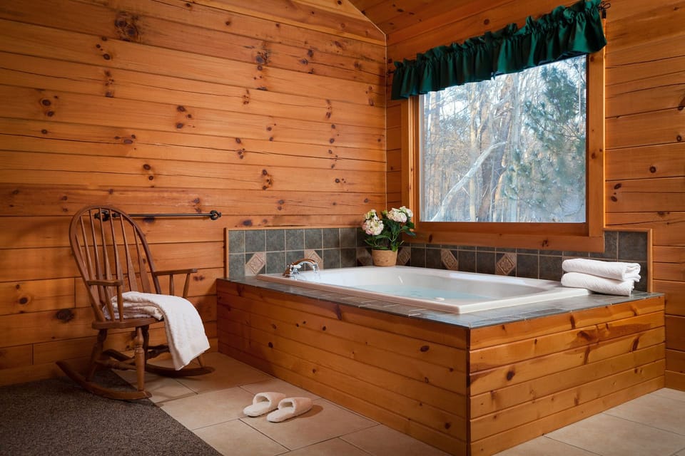 Deep soaking bathtub