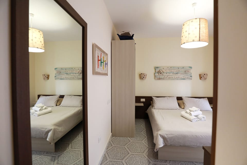 Basic Double Room, 1 Bedroom | Premium bedding, minibar, desk, cribs/infant beds
