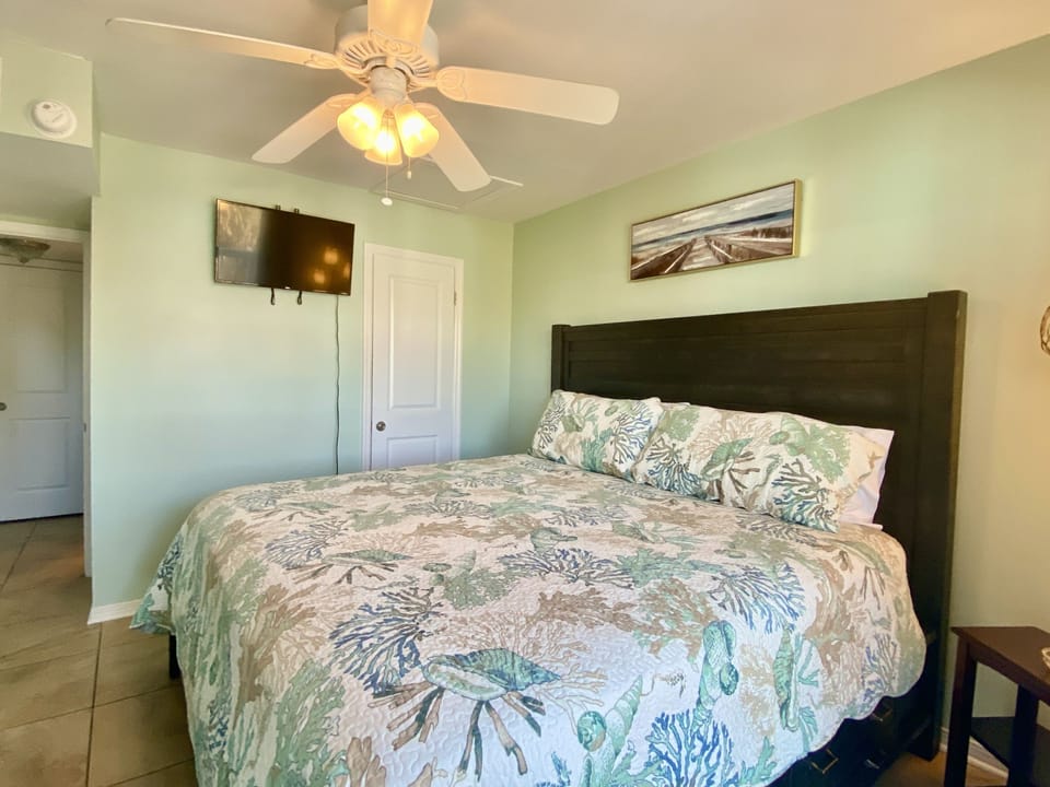 Condo, 2 Bedrooms, Balcony, Partial Ocean View (211) | 2 bedrooms, individually decorated, individually furnished, free WiFi