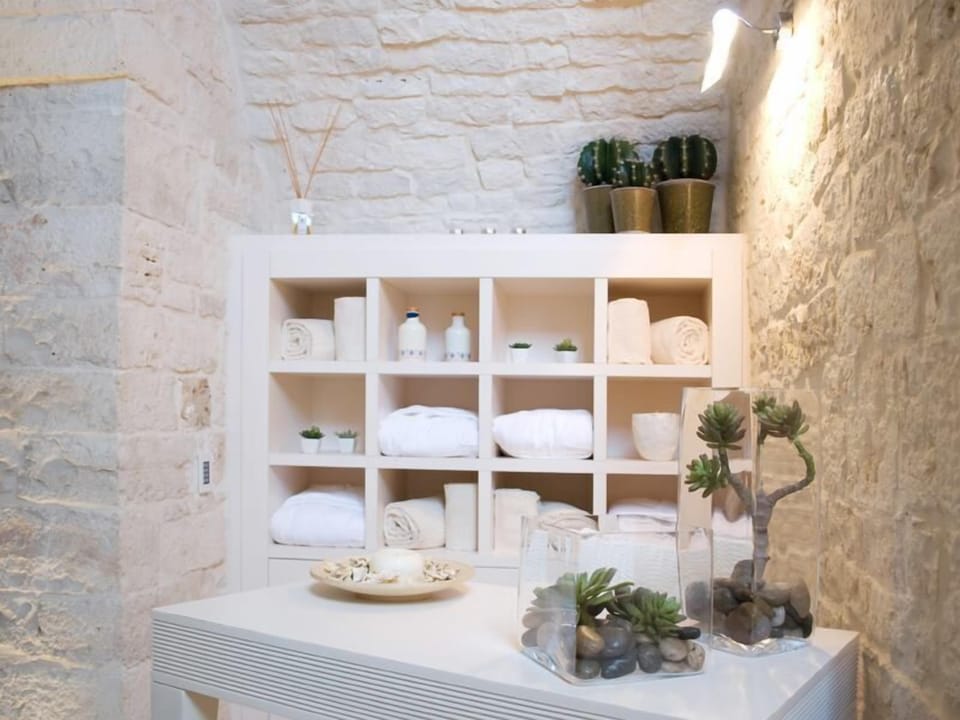 Turkish bath, body treatments, hot stone massages, deep-tissue massages