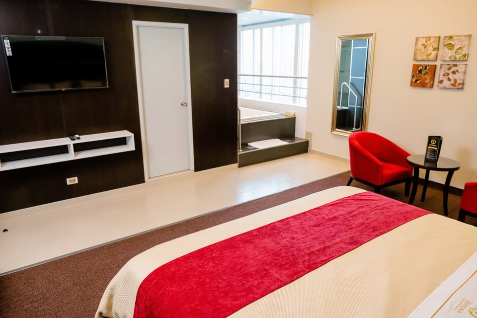 Presidential Suite, 1 King Bed, Non Smoking, Hot Tub | Premium bedding, down comforters, laptop workspace, blackout drapes