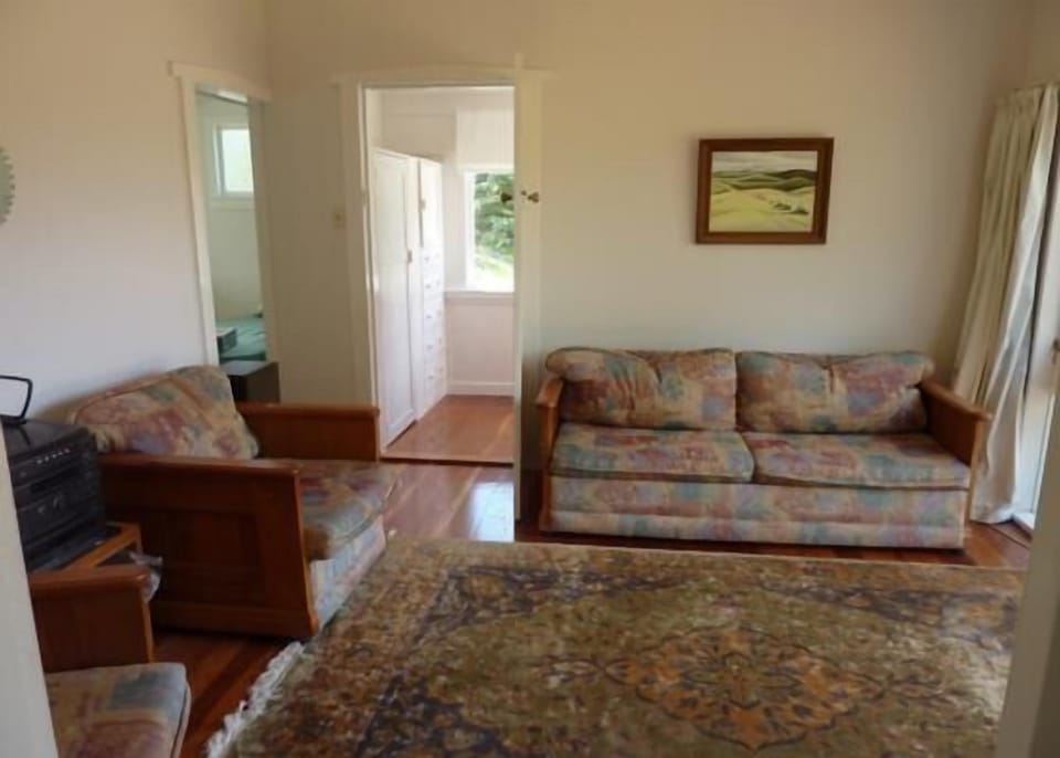 Lounge/Bunks/Alcove