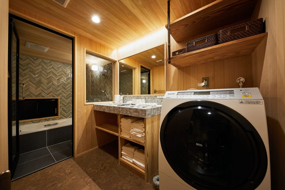 Deluxe Suite, IPPONBASHI, Shirakawa View | Bathroom sink