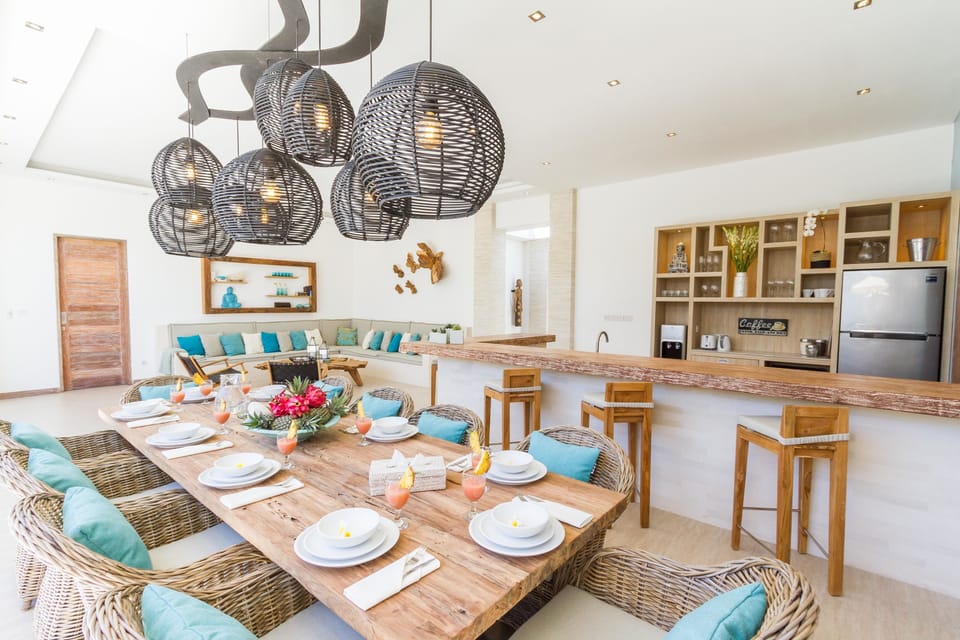 Exclusive Villa, 4 Bedrooms, Non Smoking | In-room dining