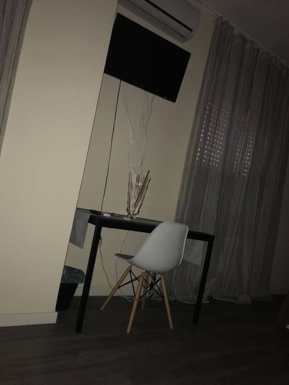 Desk, WiFi (free), individually decorated, bed sheets