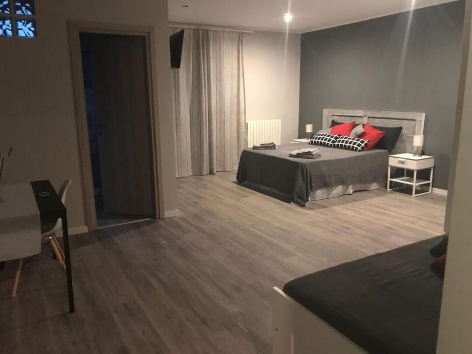 Individually decorated, desk, free WiFi, bed sheets