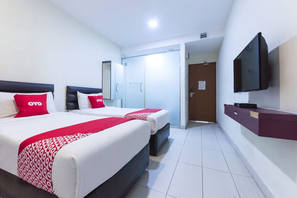 Desk, WiFi (free), bed sheets